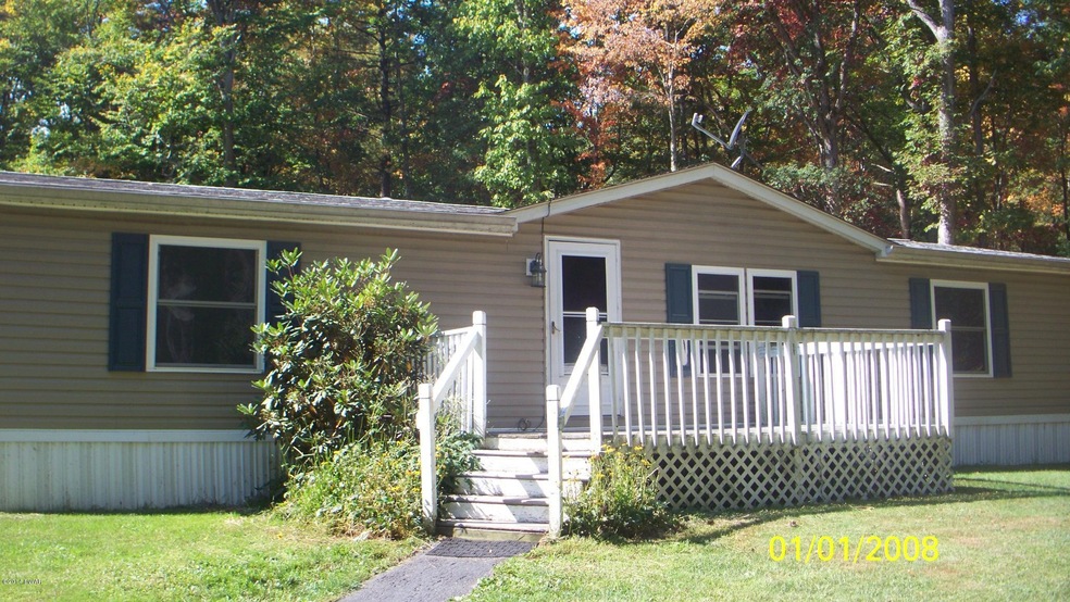 338 Schuler Ln, Stroudsburg, PA 18360 - photo 1