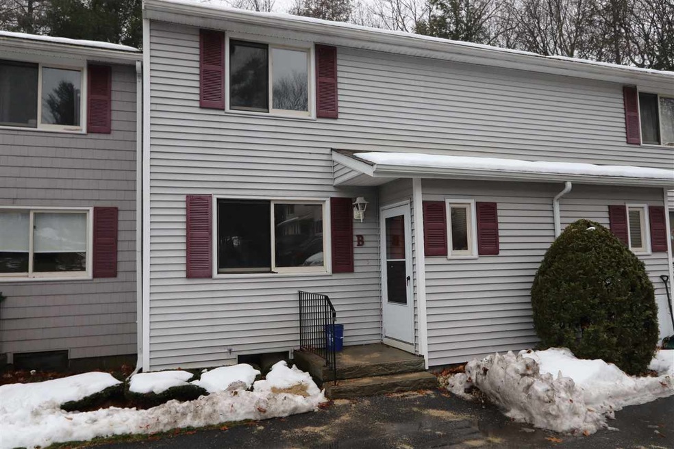 11 Cedarbrook Village unit B, Rochester, NH 03867 - photo 1