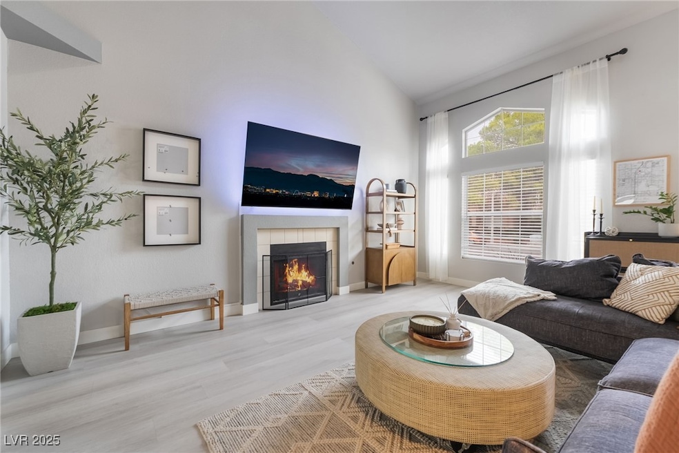 2837 Yukon Trail Dr, Henderson, NV 89074 - photo 1