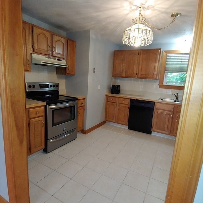 35 McGee St unit 2, Fall River, MA 02721 - photo 1