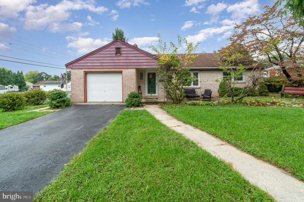 781 S Harrison St, Palmyra, PA 17078 - photo 1