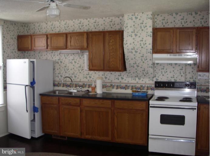 8195 Mentzer Gap Rd, Waynesboro, PA 17268 - photo 1