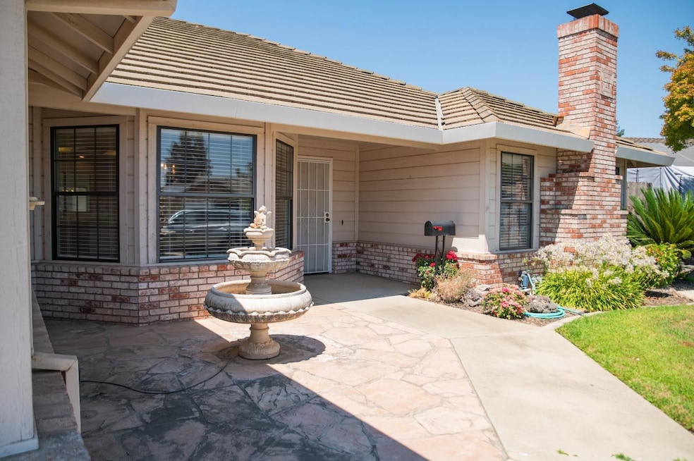 84 Rhiannon Ct, Oakdale, CA 95361 - photo 1