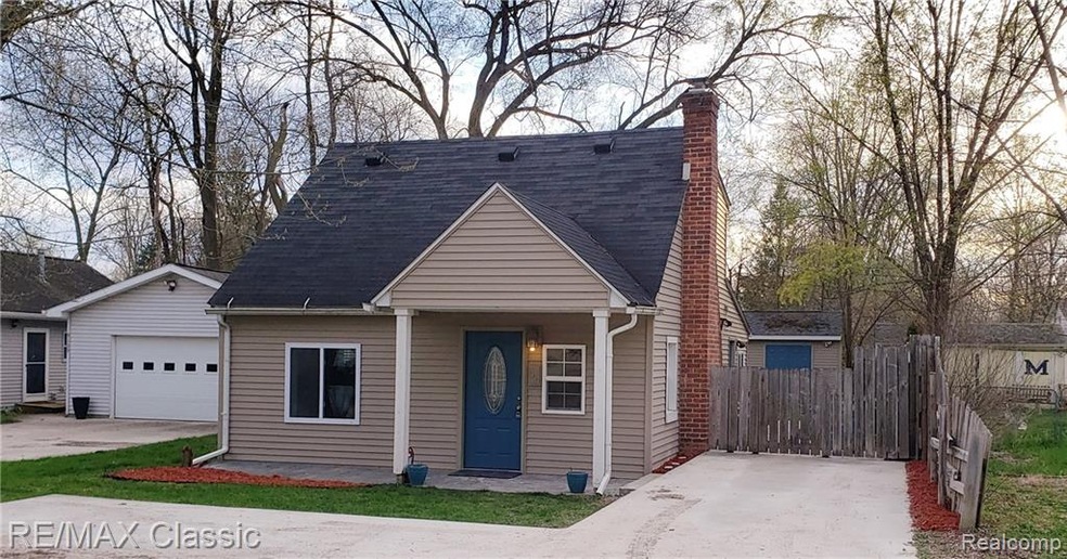Welcome to 9133 Forest!