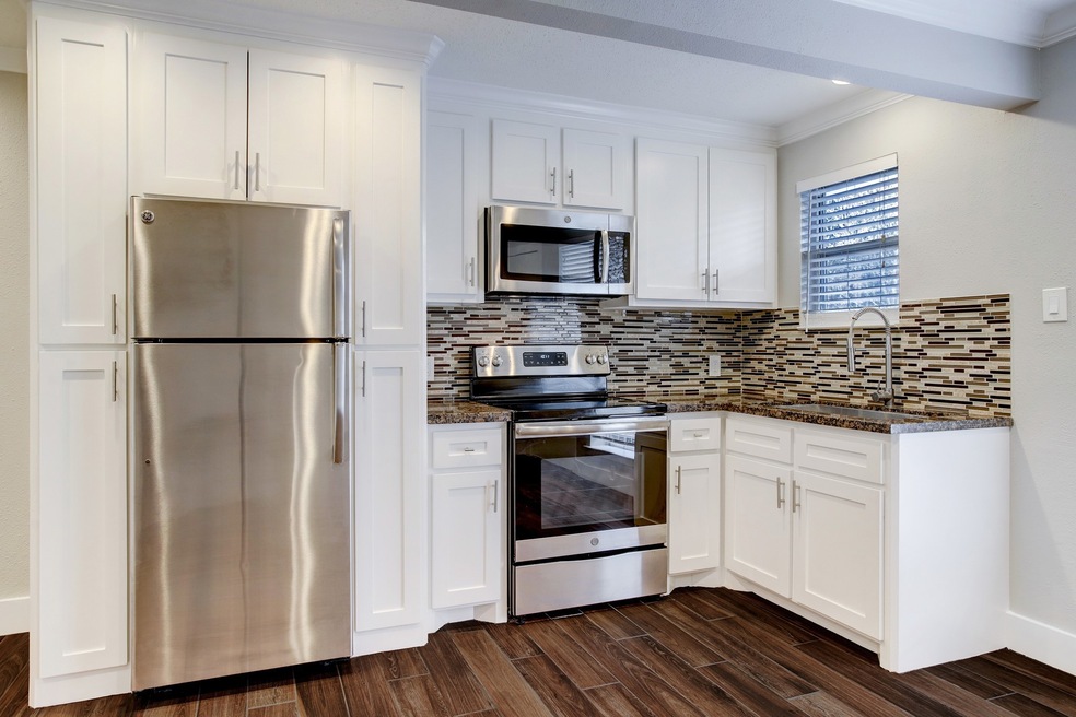 2023 Huldy St unit 8, Houston, TX 77019 - photo 1