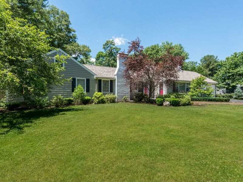 75 Newell Dr, Cumberland, RI 02864 - photo 1