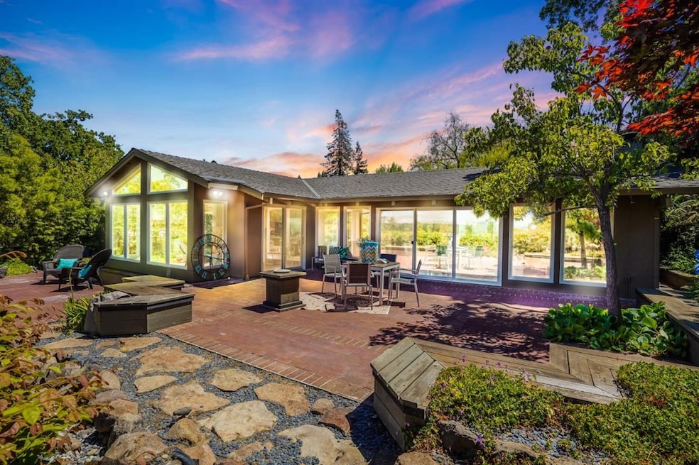 90 La Loma Dr, Menlo Park, CA 94025 - photo 1