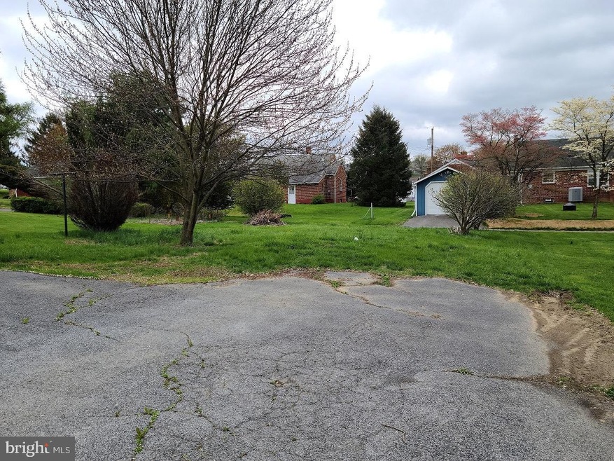 317 N Franklin St, Waynesboro, PA 17268 - photo 1