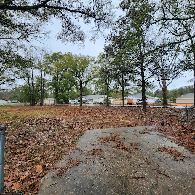 406 E Griffith Ave