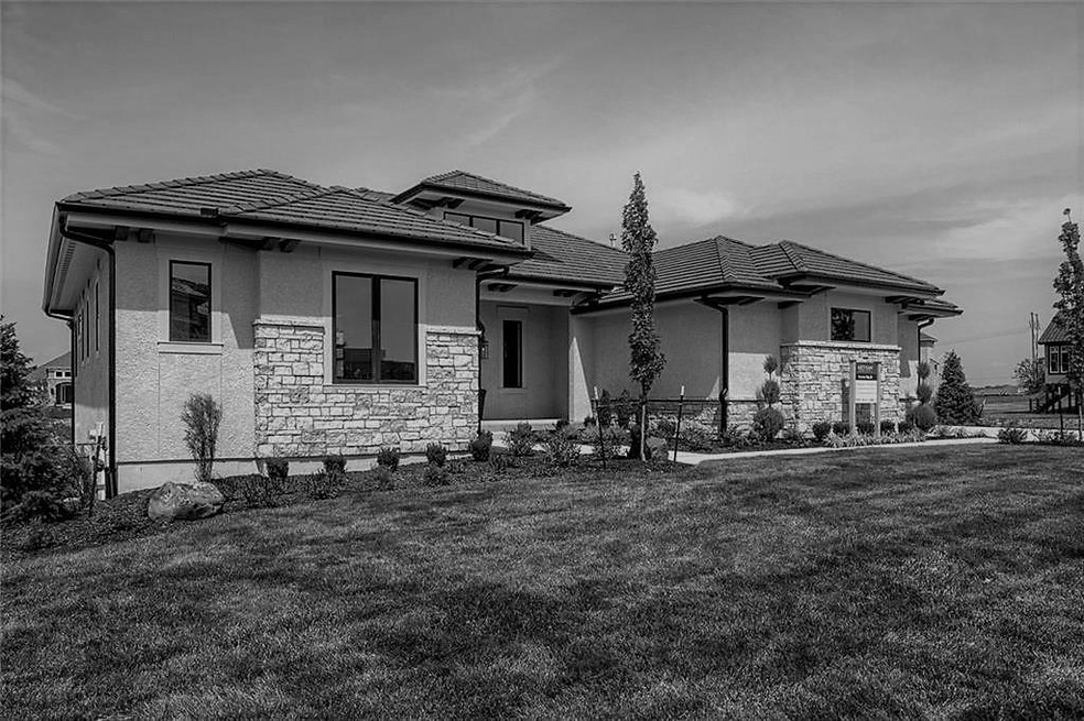 7222 Parkhill St, Shawnee, KS 66216 - photo 1