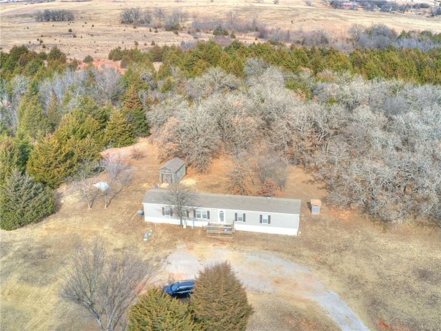 336684 E Crestview Dr, McLoud, OK 74851 - photo 1