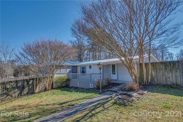 130 Holland Ln, Hendersonville, NC 28792 - photo 1