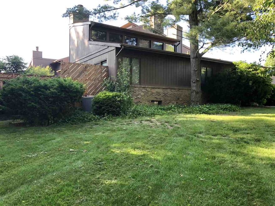 1460 Beaumont Cir, Flushing, MI 48433 - photo 1