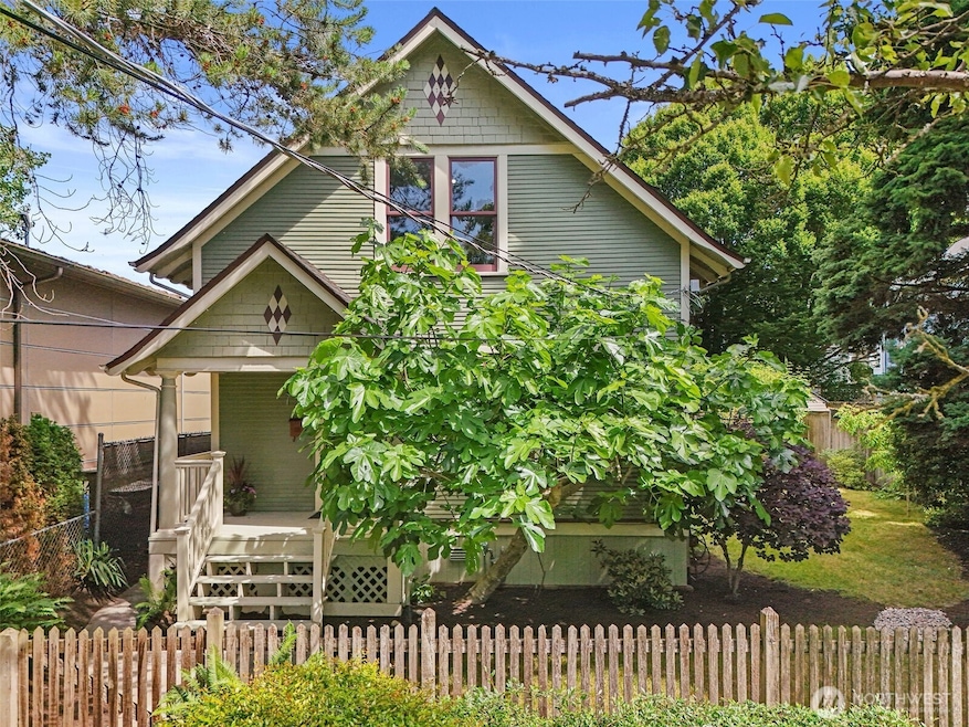 Sold $1,035,000 • Co-Listing Agent