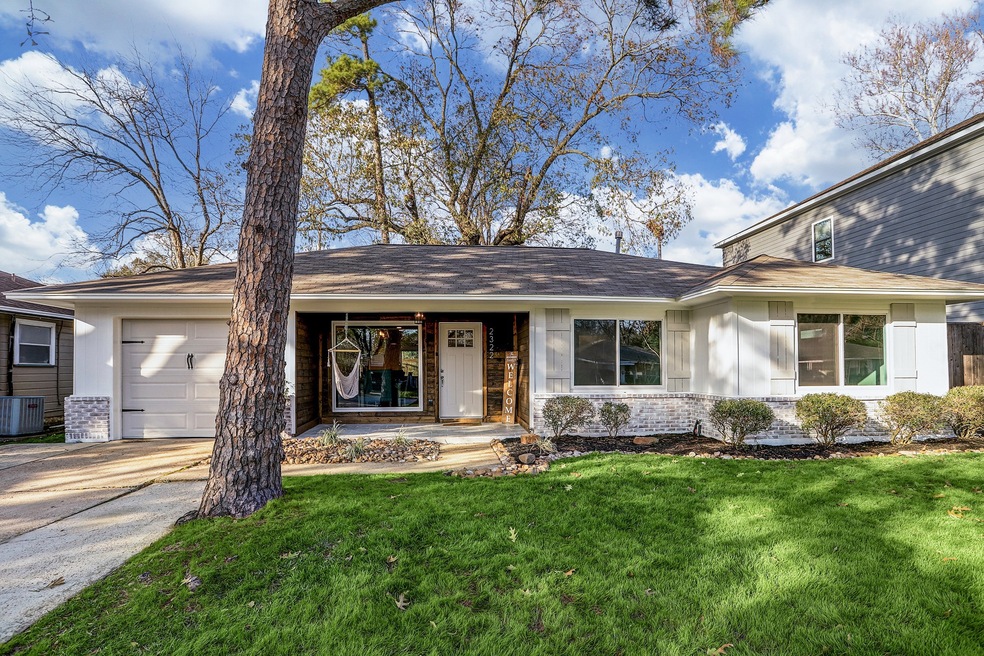 2322 Saxon Dr, Houston, TX 77018 - photo 1