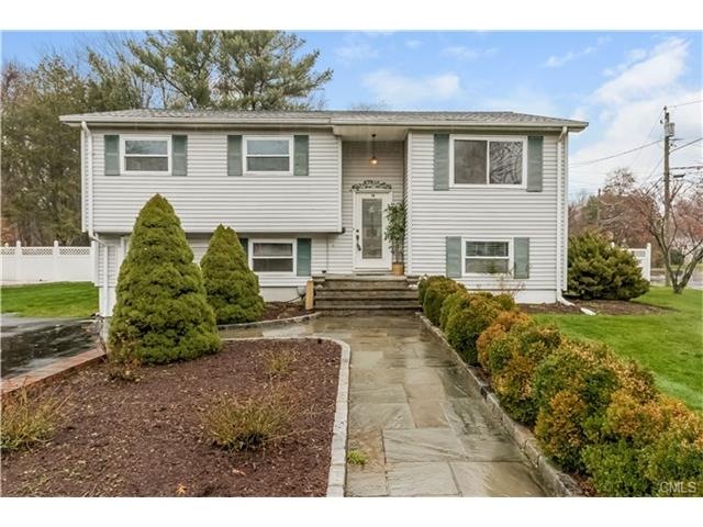 18 Fairweather Dr, Norwalk, CT 06851 - photo 1