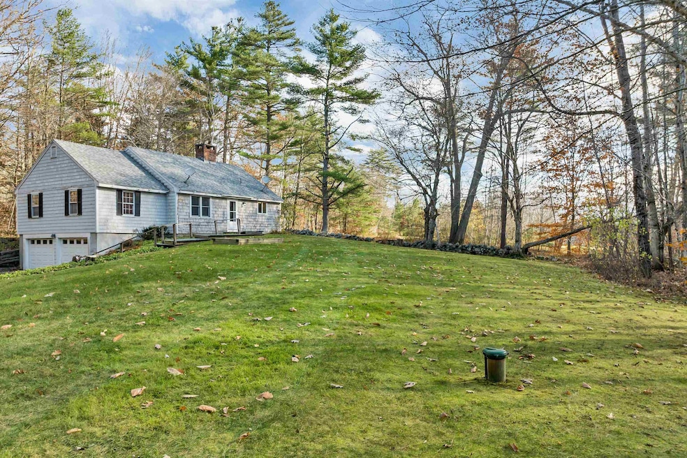 9 Jennifer Cir, Wolfeboro, NH 03894 - photo 1