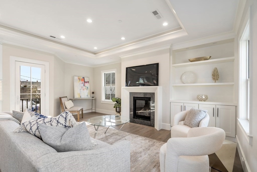 180 Adams St unit 5, Newton, MA 02458 - photo 1