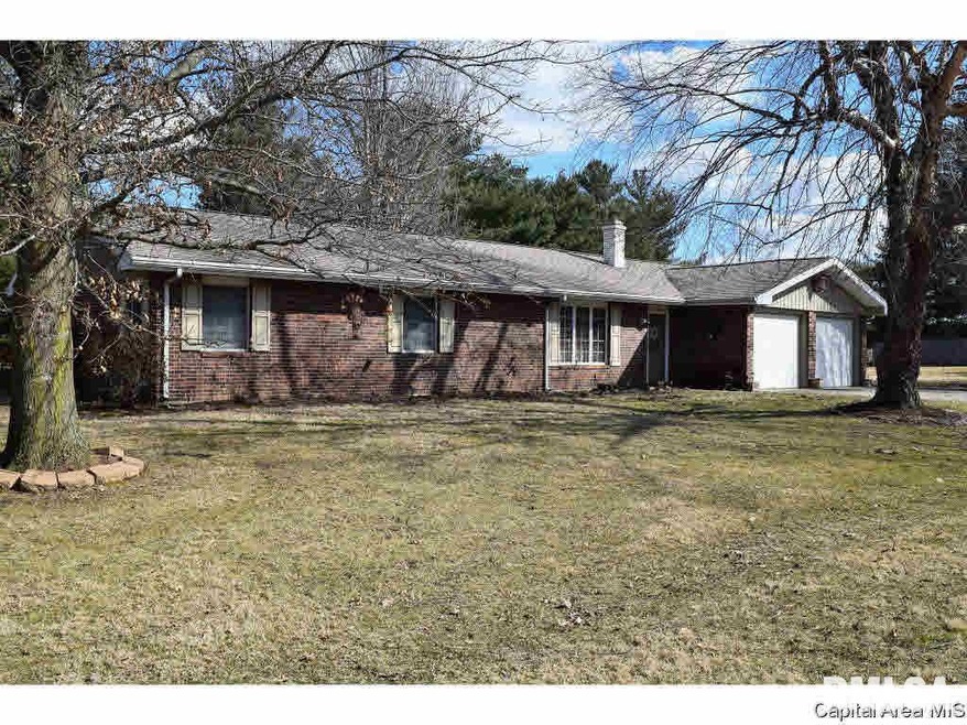 102 Harbor Ct, Jacksonville, IL 62650 - photo 1
