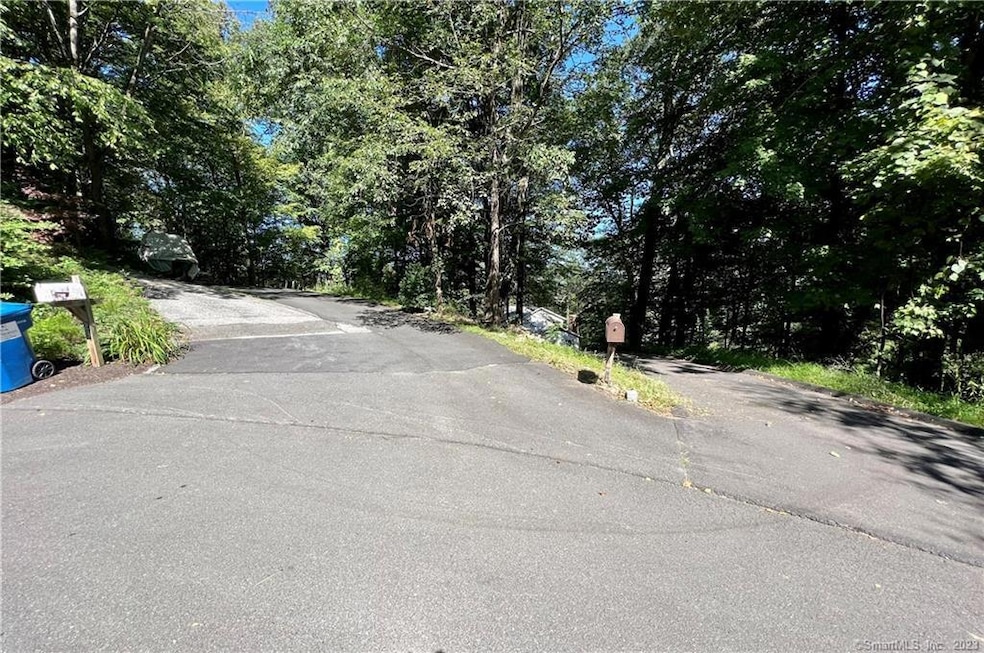 27 Satterlee Rd, New Fairfield, CT 06812 - photo 1