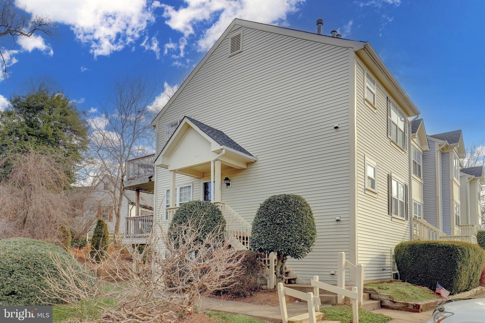 708 Cedar Crest Dr unit B, Warrenton, VA 20186 - photo 1