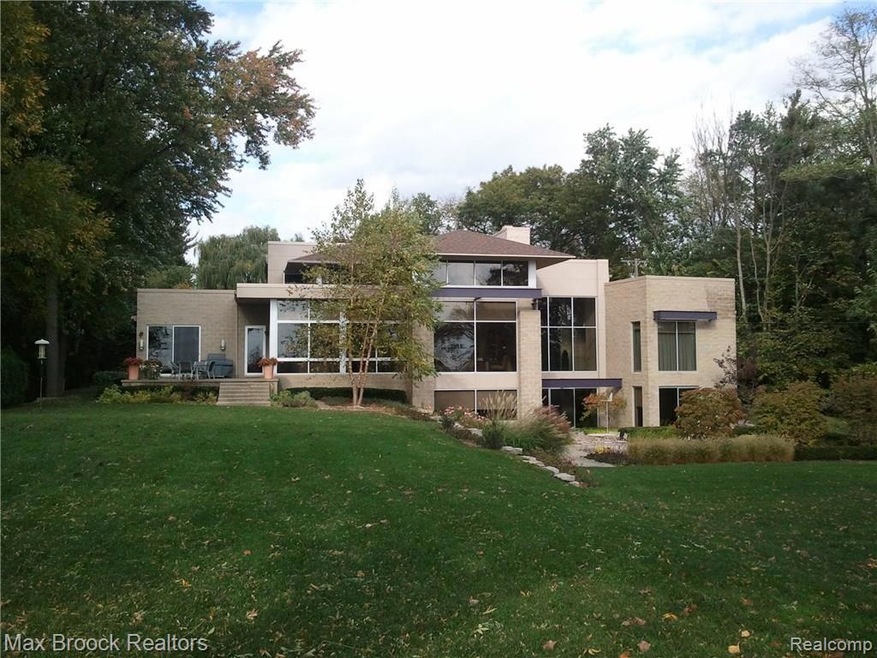 Beautiful Architecture from the backyard.