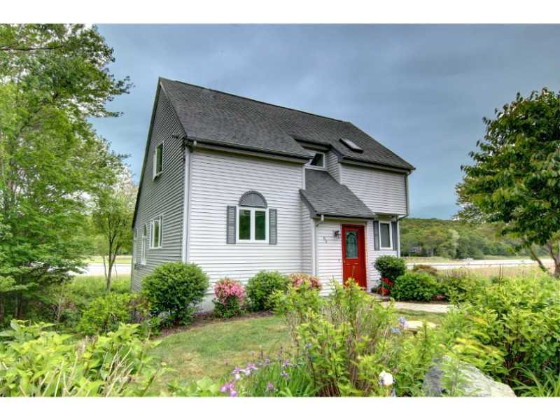 64 Circuit Dr, Narragansett, RI 02882 - photo 1