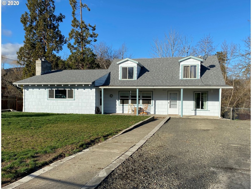 1301 Jordan St, the Dalles, OR 97058 - photo 1