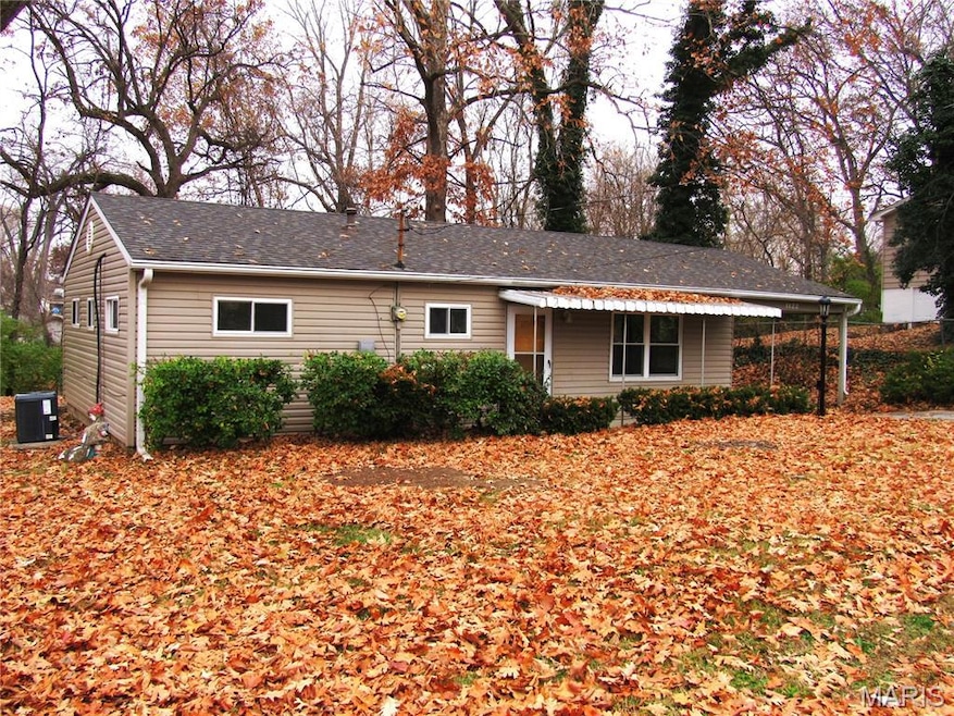 1122 East Dr, Cottage Hills, IL 62018 - photo 1