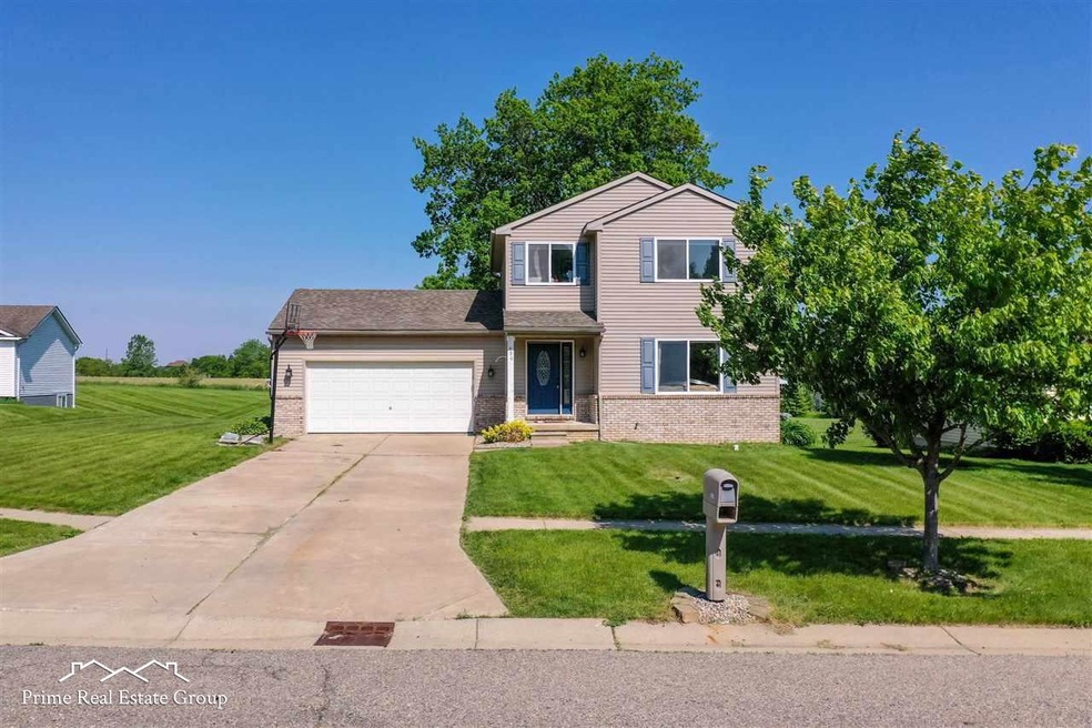 496 Windy Bluff, Flushing, MI 48433 - photo 1