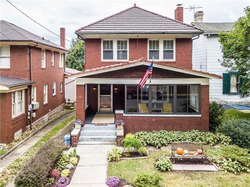 Beautiful Colonial in the up and coming Bellevue N