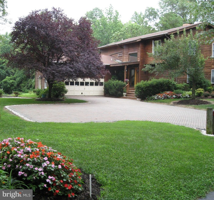 23706 Myrtle Point Rd, California, MD 20619 - photo 1