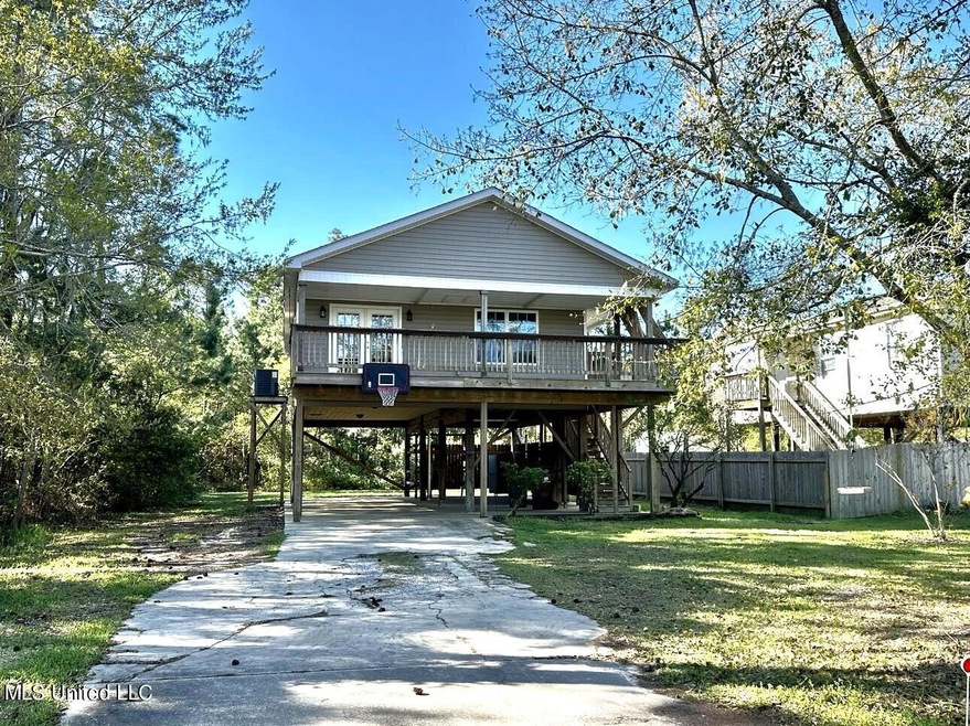 417 Mcclung St, Pass Christian, MS 39571 - photo 1