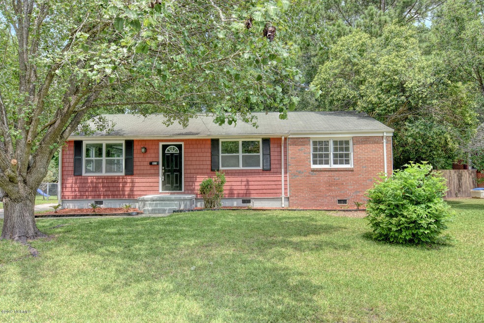 813 Barn St, Jacksonville, NC 28540 - photo 1