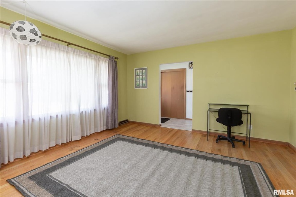 2702 N Fillmore St, Davenport, IA 52804 - photo 1