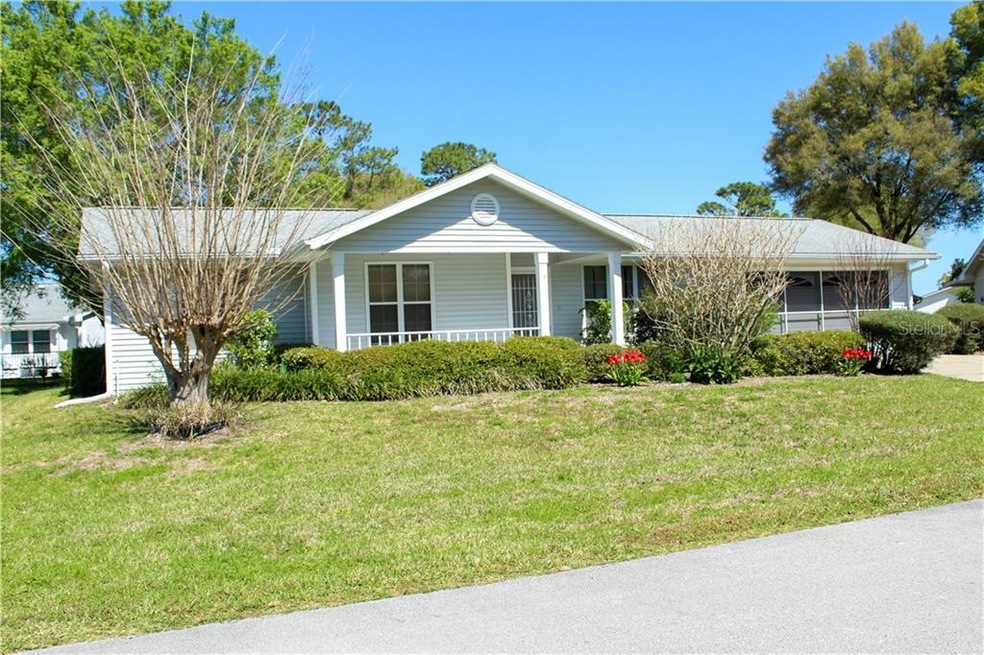 Hampton Floor Plan, 2 bedroom, 2 bath, 2 car garag