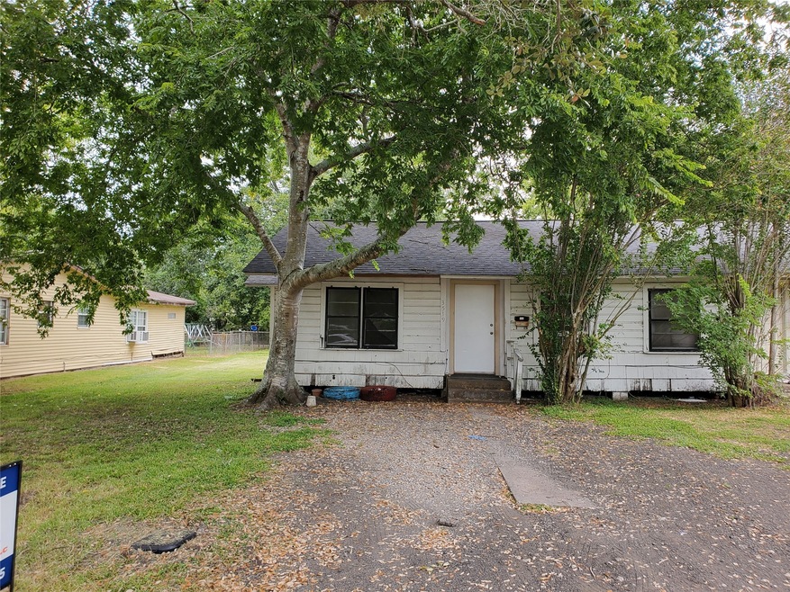 3519 4th St, Bay City, TX 77414 - photo 1