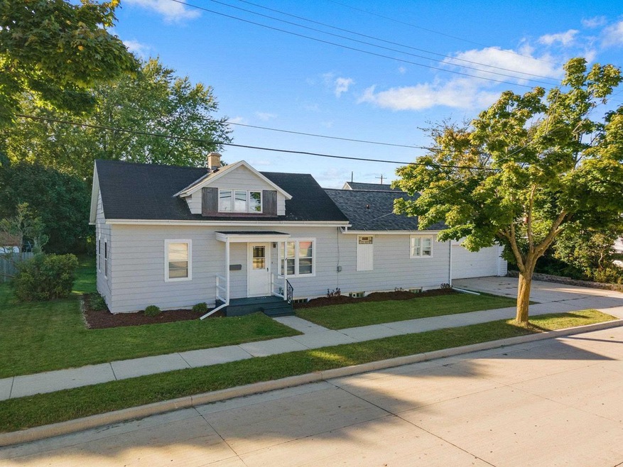 2212 Adams St, Two Rivers, WI 54241 - photo 1