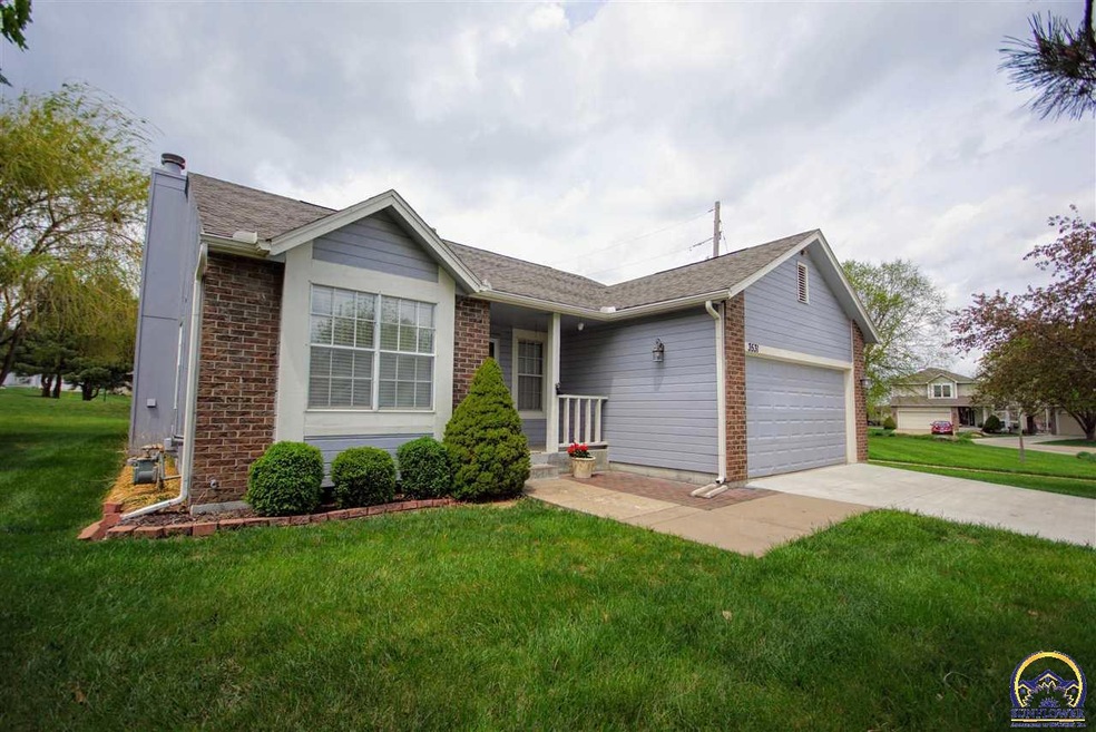 3531 SW Willow Brook Dr, Topeka, KS 66614 - photo 1
