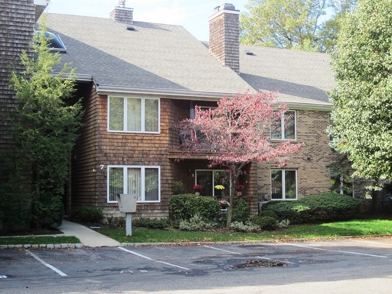 8 Tulip Crescent unit 2D, Little Falls, NJ 07424 - photo 1