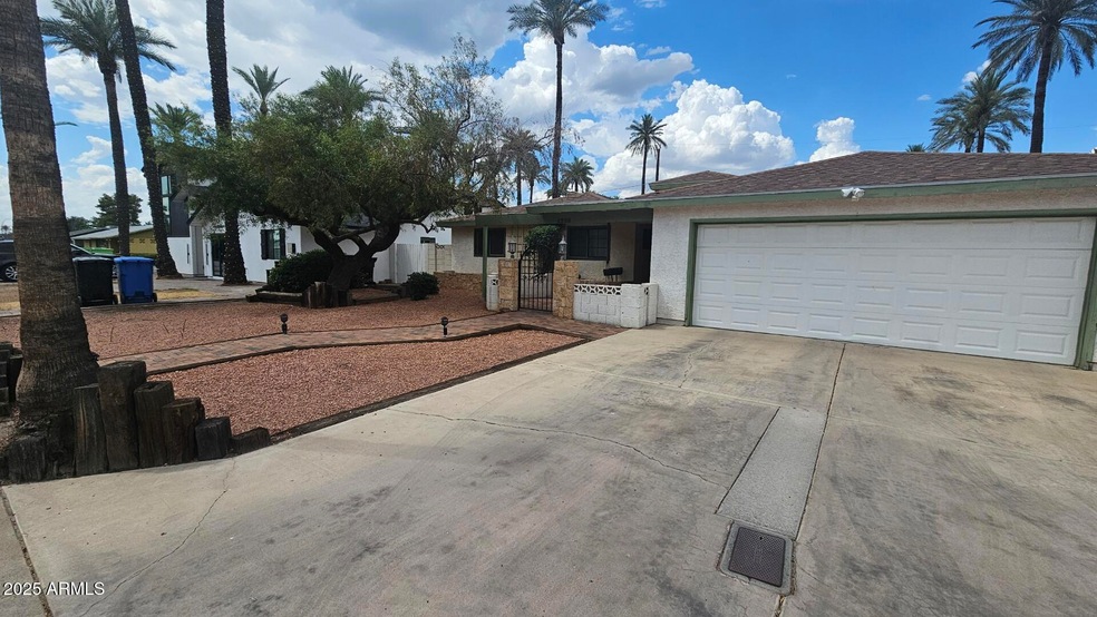 4208 E Montecito Ave, Phoenix, AZ 85018 - photo 1