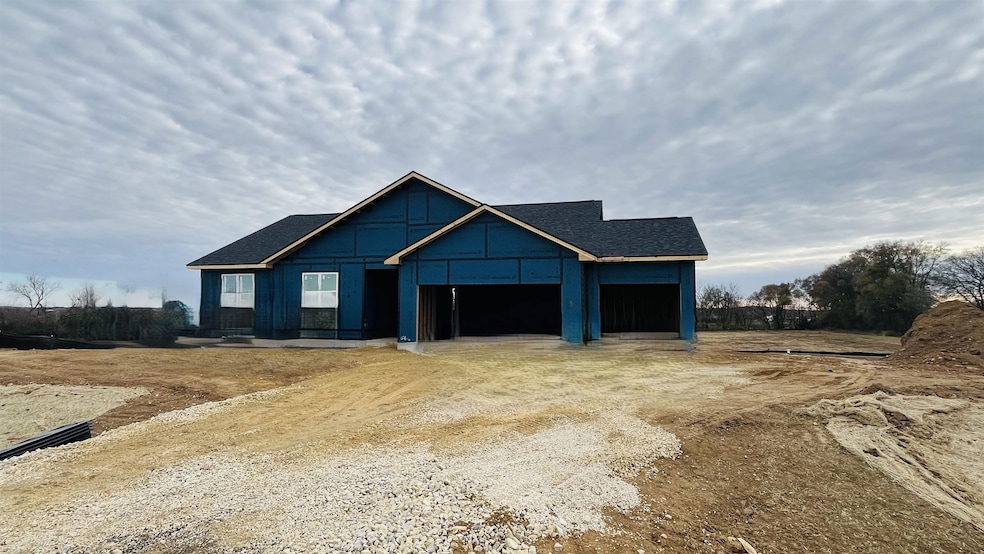 549 Prestige Ct, Edgerton, WI 53534 - photo 1