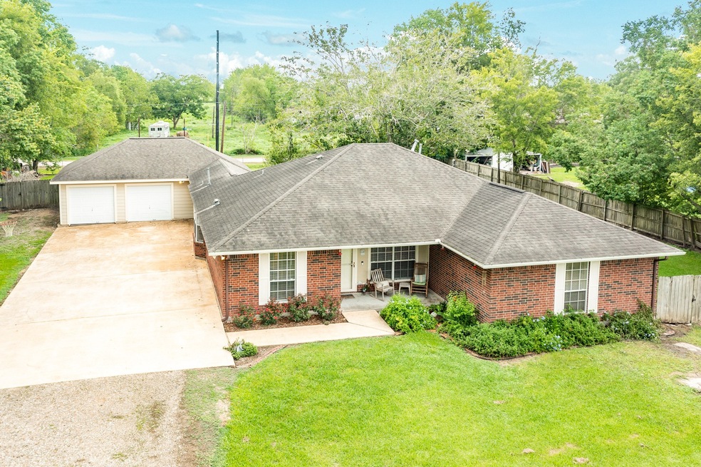 4501 Sandy Ridge Ln, Manvel, TX 77578 - photo 1