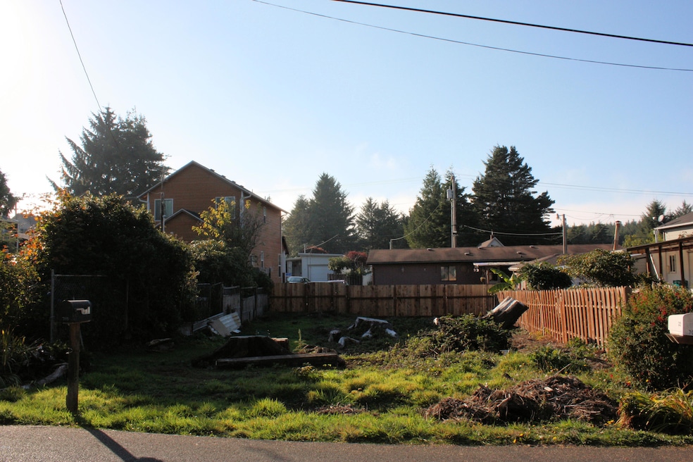 711 SE Quay Ave, Lincoln City, OR 97367 - photo 1