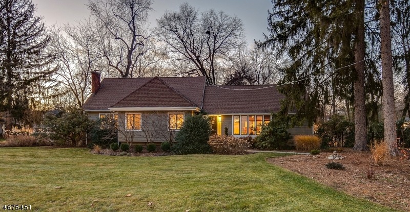 519 Wyckoff Ave, Wyckoff, NJ 07481 - photo 1