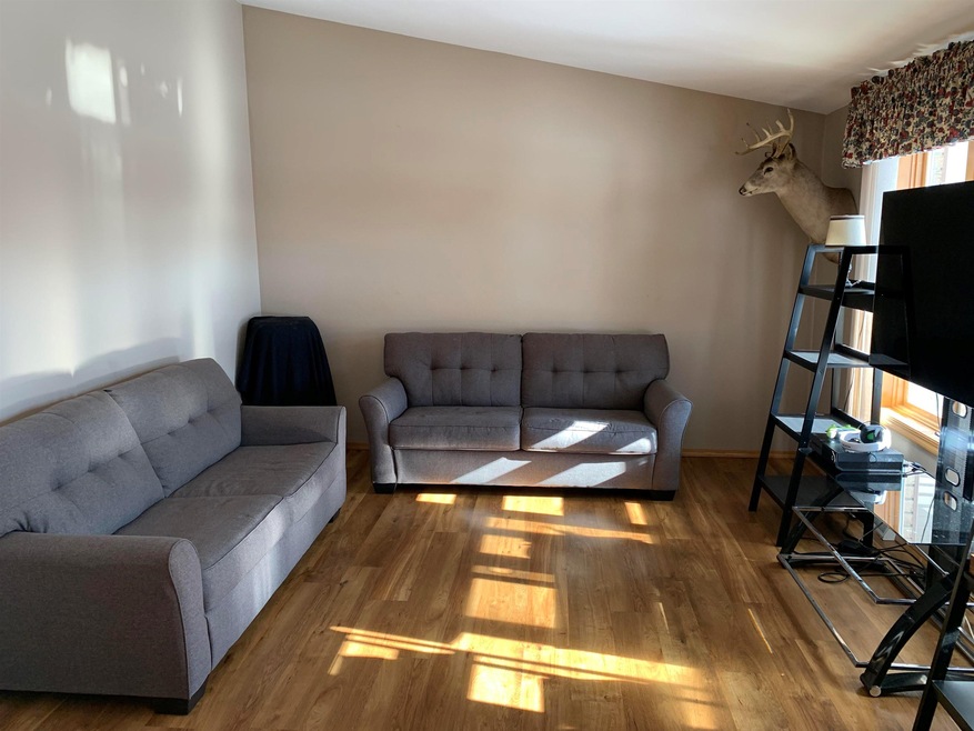 2328 W Roselawn Dr, Appleton, WI 54914 - photo 1