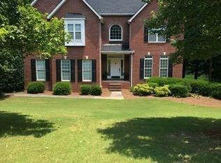 Beautiful home inside city of Calhoun.