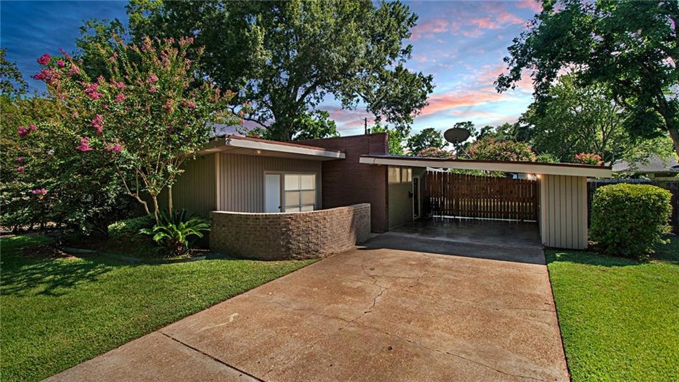 857 Audubon Pl