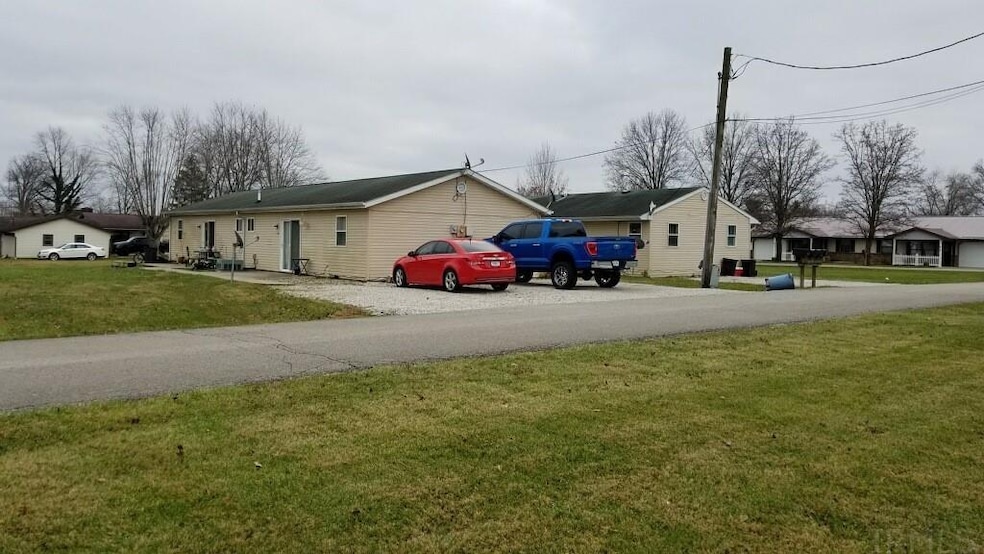 1037 8th St NW, Linton, IN 47441 - photo 1