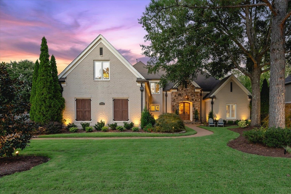 View of front of house featuring a yard